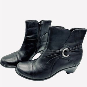 Clarks Bendables Ankle Boots Black Booties Leather Size 8